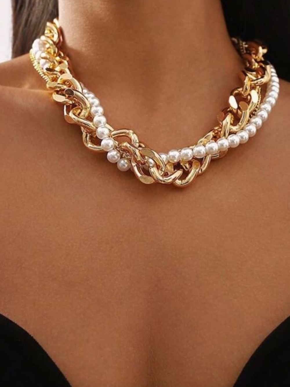 Luxe Golden Link Necklace with White Pearls